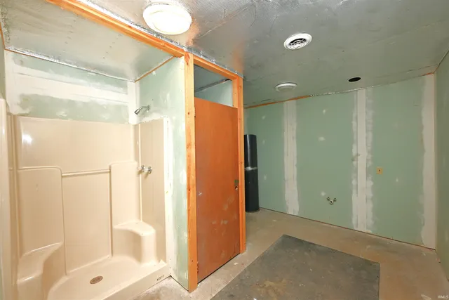 $250,000 | 123 North Market Street, Winamac, IN 46996