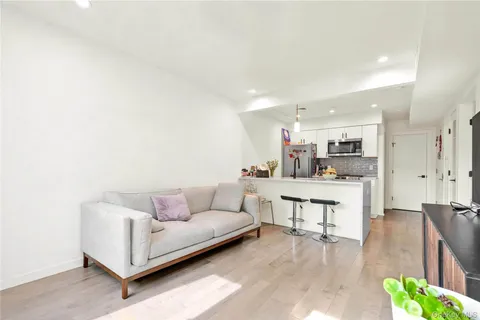 $677,800 | 31-41 29th Street, Unit 3B | Astoria
