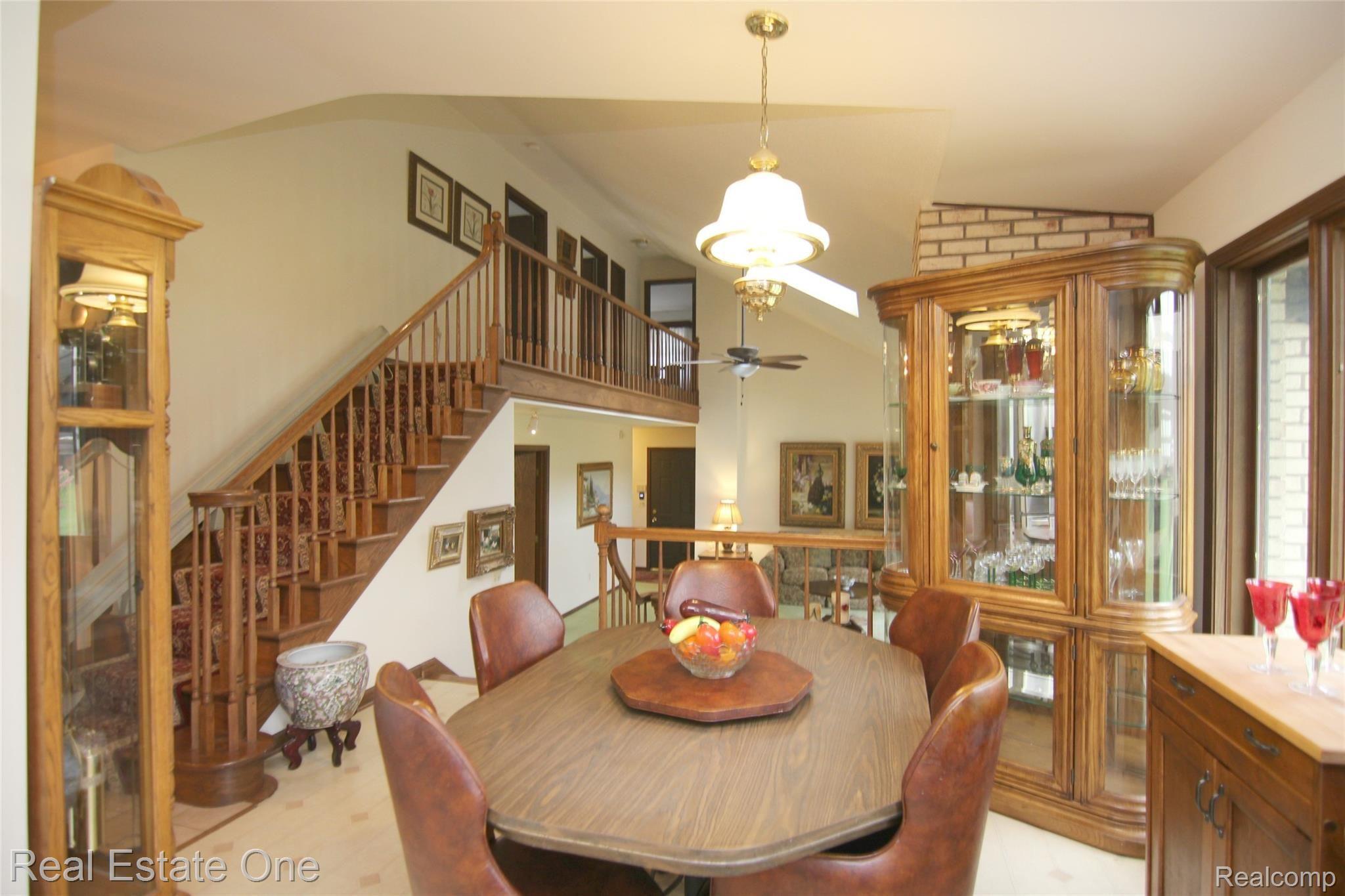 925 East Buno Road Milford, MI 48381 - Photo 21 of 31 jBeagan Ct Kitchen 4.jpg