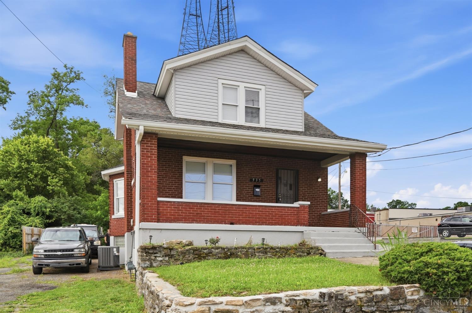 935 West North Bend Road Cincinnati, OH 45224 - Photo 2 of 53