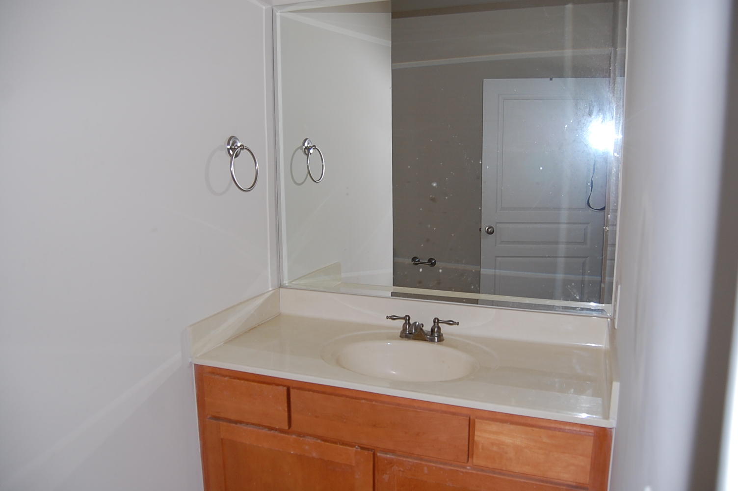 2012 Basildon Road Mount Pleasant, SC 29466 - Photo 7 of 16 bathroom 2