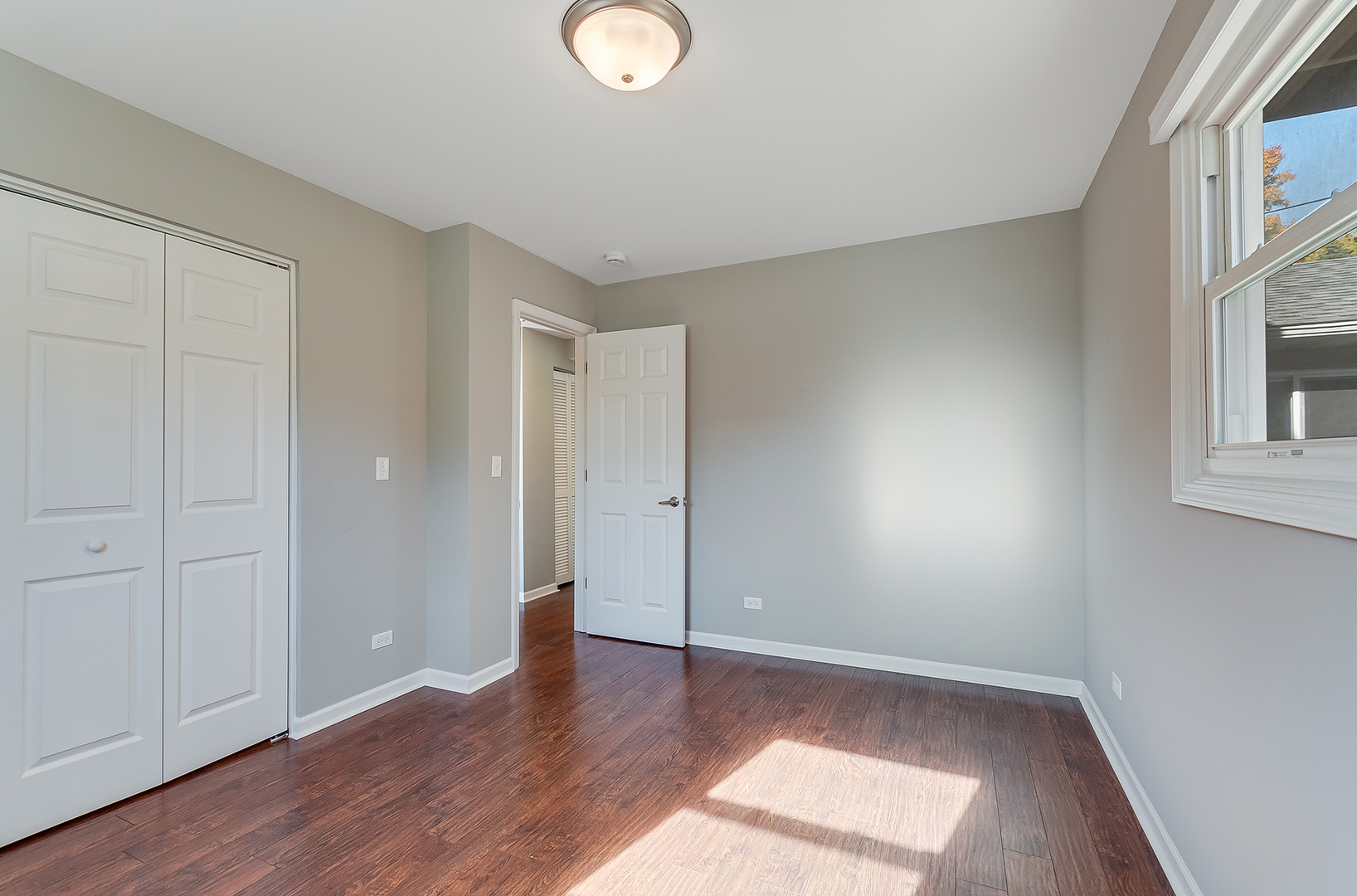 22503 South Deal Avenue Channahon, IL 60410 - Photo 14 of 33 a view of a livingroom with wooden floor