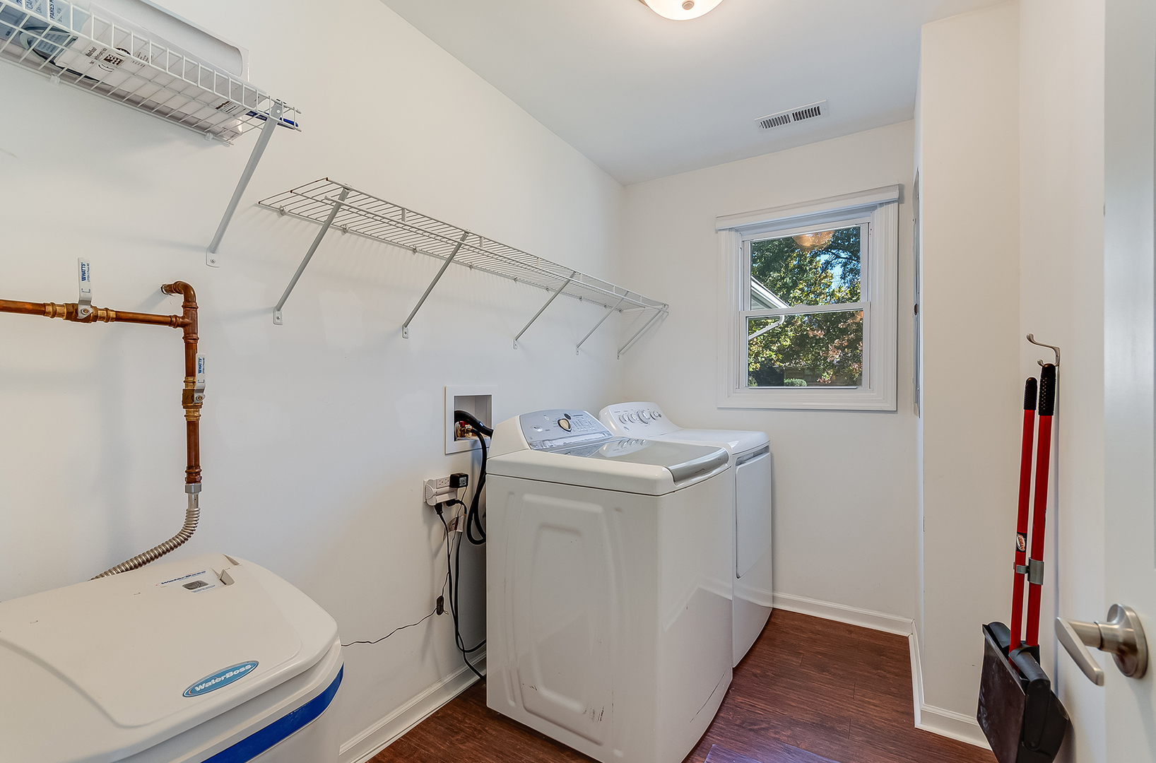 22503 South Deal Avenue Channahon, IL 60410 - Photo 25 of 33 a utility room with a window dryer and washer