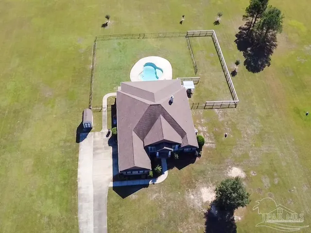 a view of entryway with shower