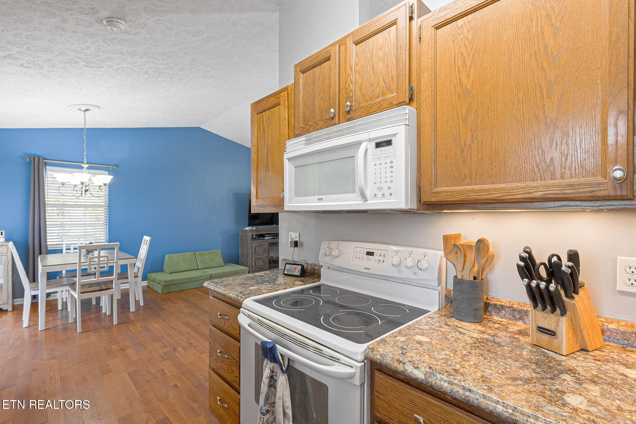 213 Norman Road Powell, TN 37849 - Photo 13 of 35 12-web-or-mls-012--FULL