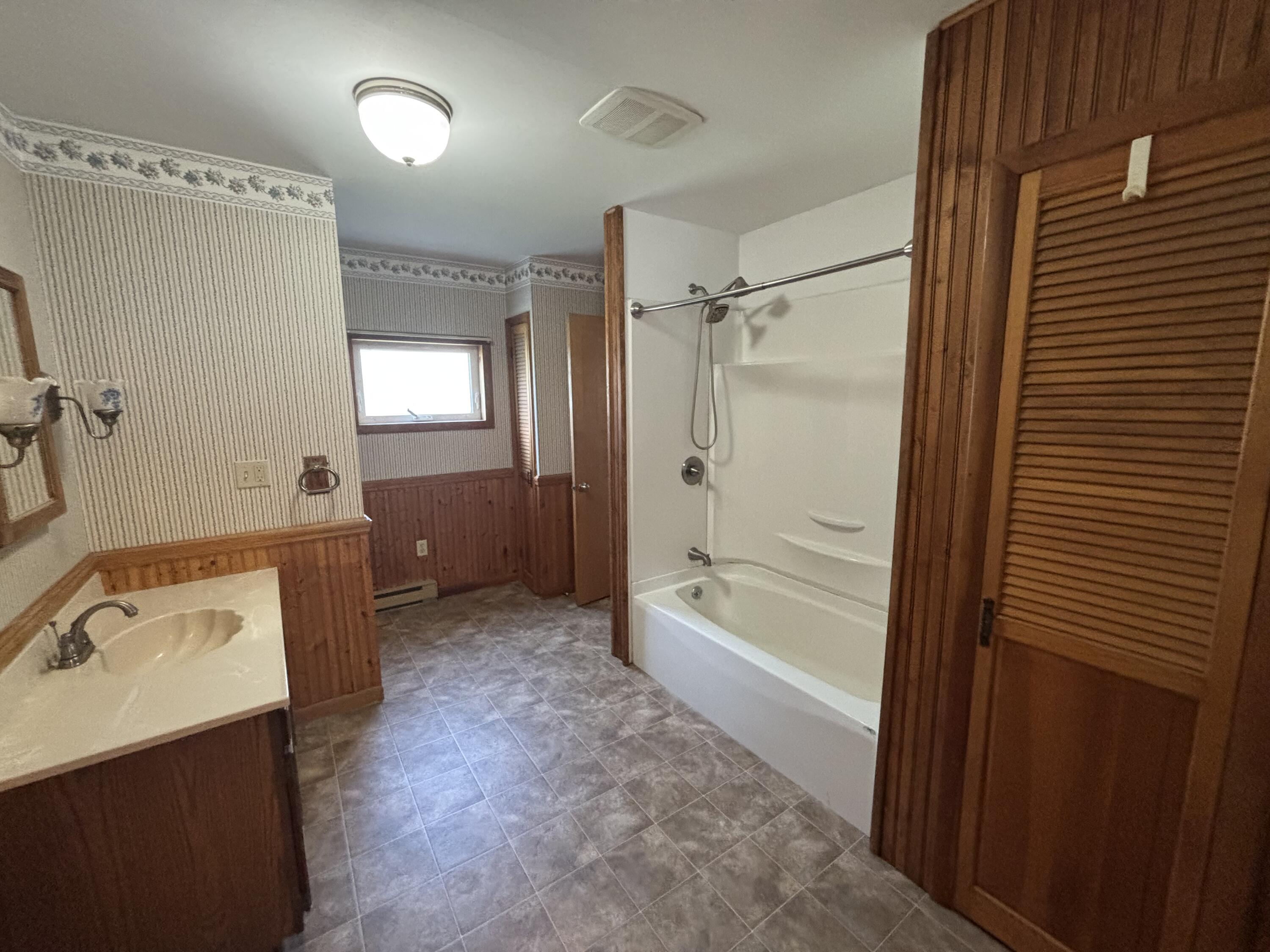 53 Washington Avenue Rouses Point, NY 12979 - Photo 13 of 24