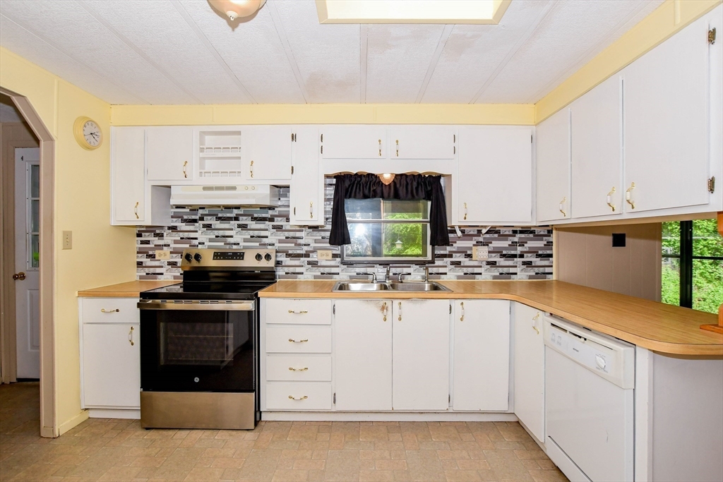 64 Solitude Way Wareham, MA 02576 - Photo 13 of 40