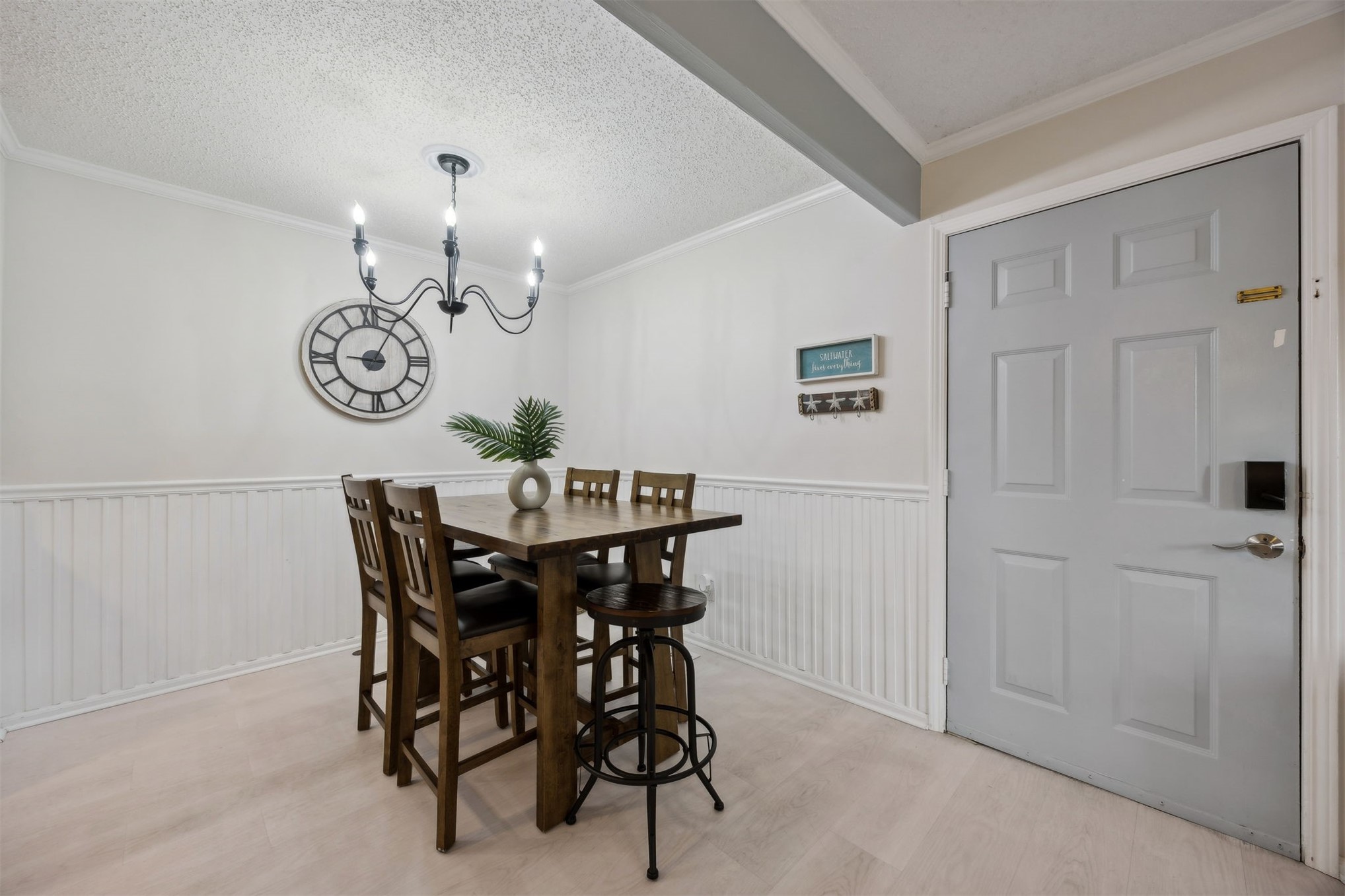 2562 Forest Ridge Drive, Unit P2 Fernandina Beach, FL 32034 - Photo 13 of 37 Dining Area