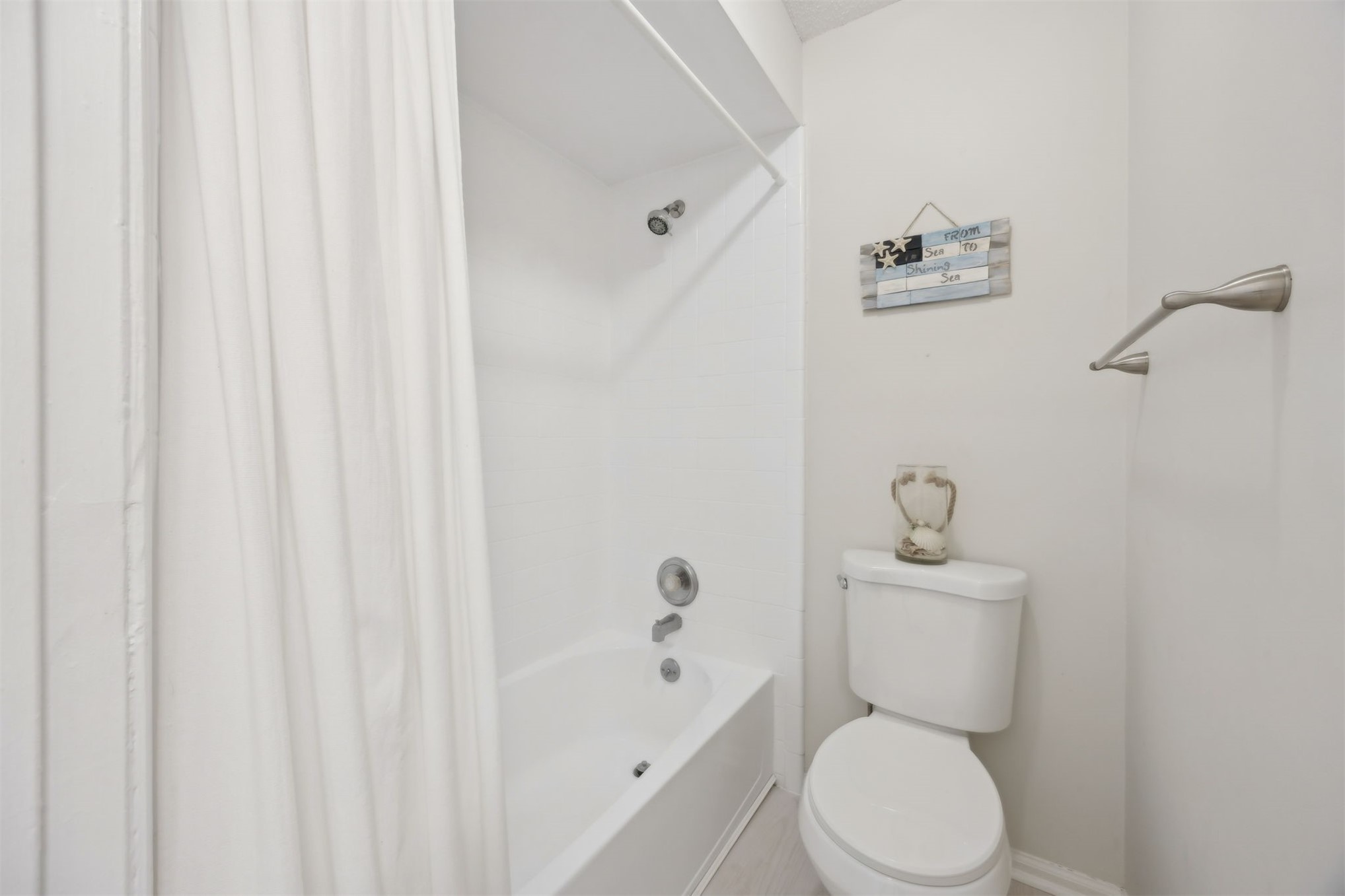 2562 Forest Ridge Drive, Unit P2 Fernandina Beach, FL 32034 - Photo 18 of 37 Fully Updated Primary Bathroom