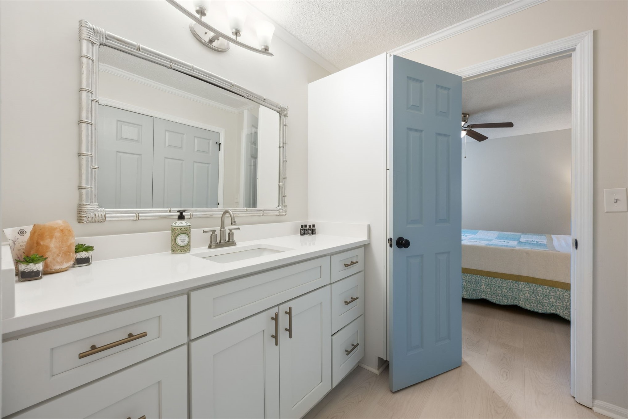 2562 Forest Ridge Drive, Unit P2 Fernandina Beach, FL 32034 - Photo 19 of 37 Primary Bathroom