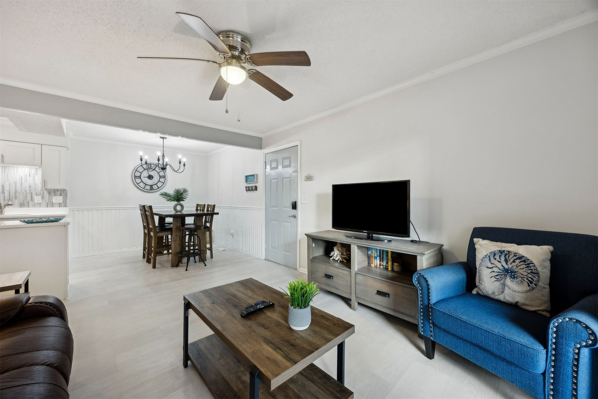 2562 Forest Ridge Drive, Unit P2 Fernandina Beach, FL 32034 - Photo 6 of 37 Living Area looking into Dining Area