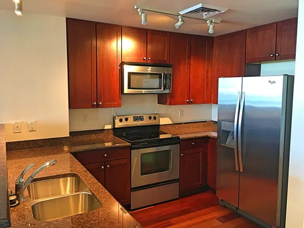 $1,895 | 310 South 4th Street, Unit 702, Phoenix, AZ 85004