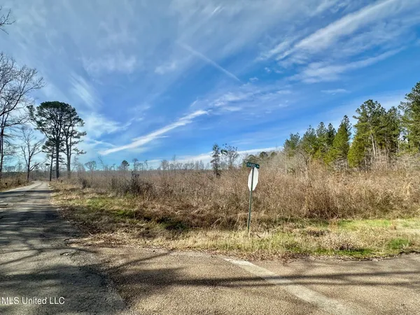 $240,000 | 3 Prentiss Crump Road, Utica, MS 39175
