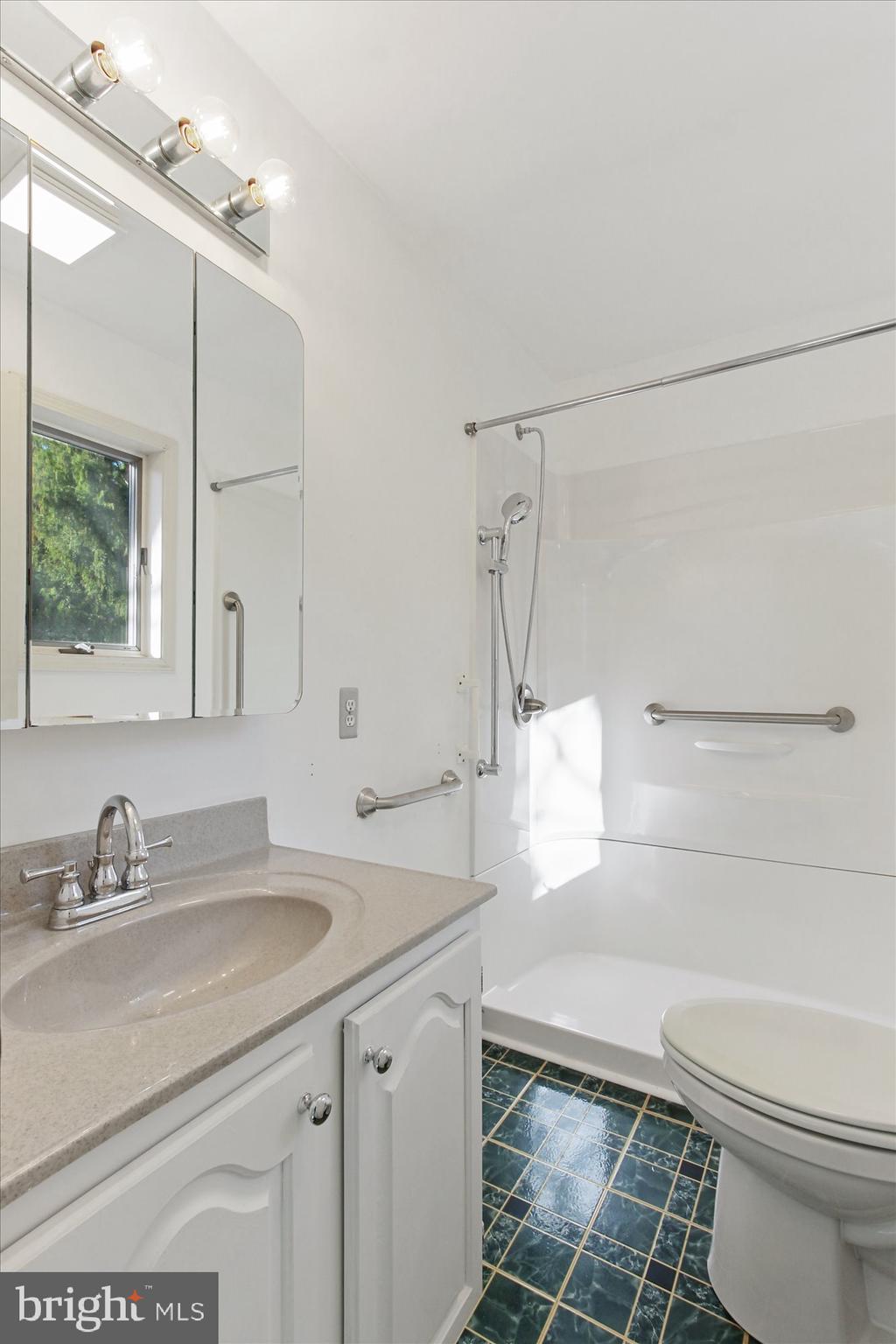 2845 Pilgrim Road York, PA 17406 - Photo 12 of 27 Gallery Image 12