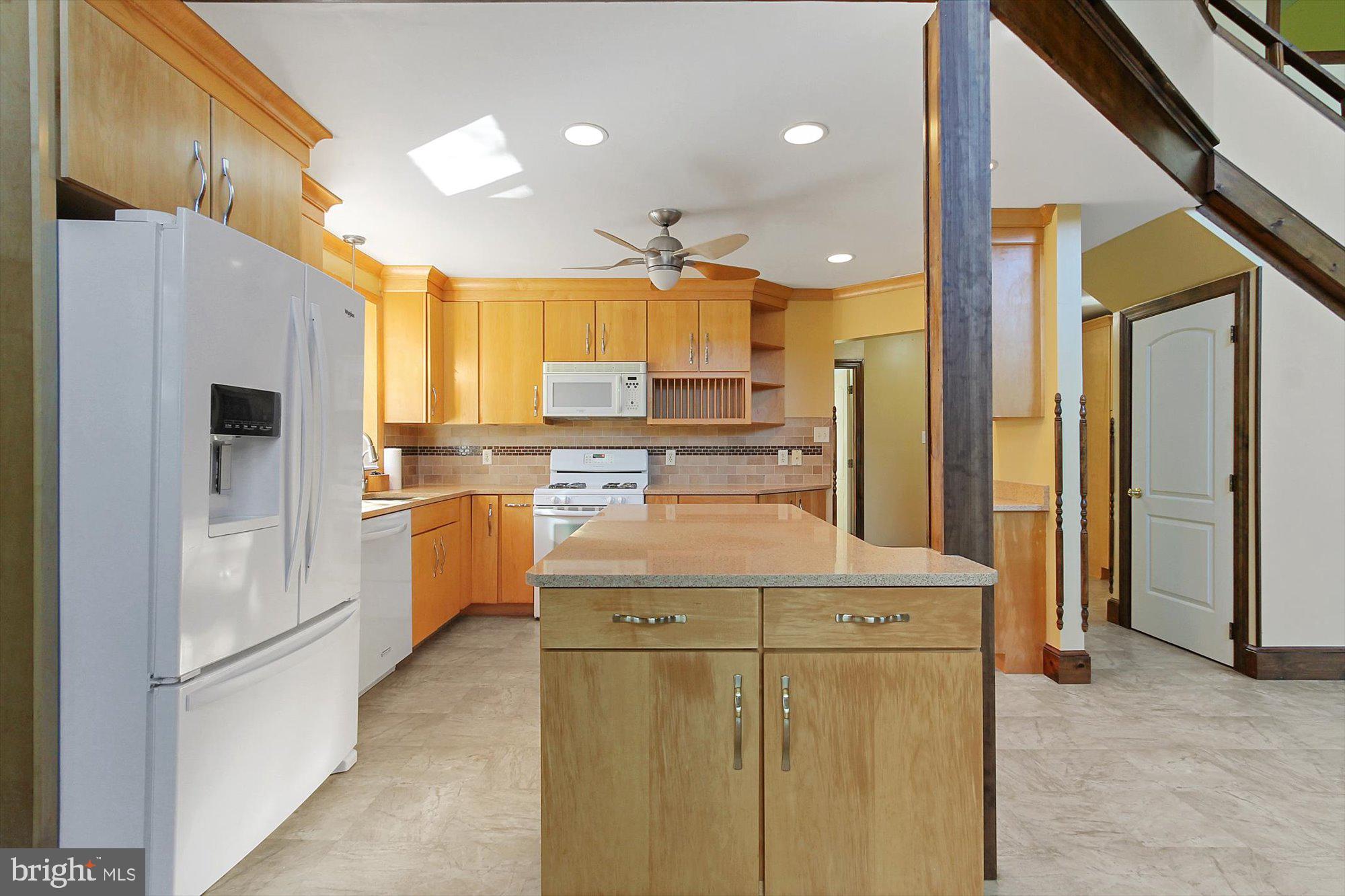 2845 Pilgrim Road York, PA 17406 - Photo 5 of 27 Gallery Image 5