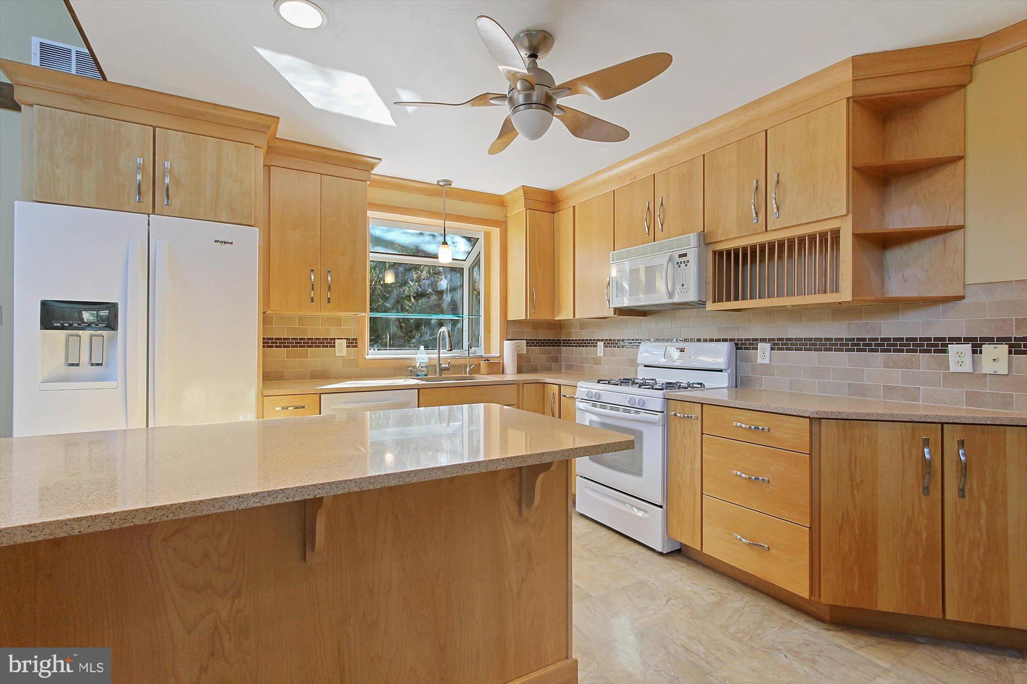 2845 Pilgrim Road York, PA 17406 - Photo 6 of 27 Gallery Image 6