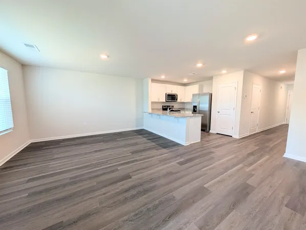 $2,100 | 636 Golden Resin Road, Conway, SC 29526