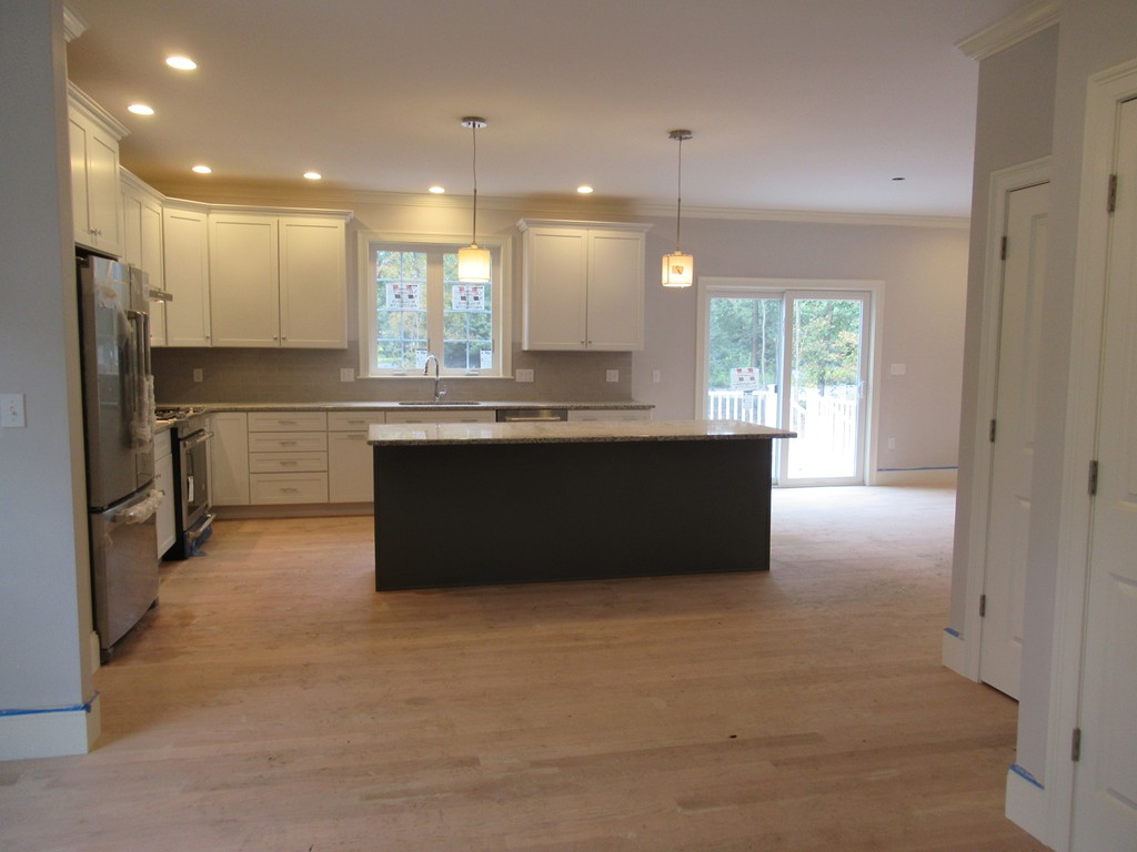 8 B Kinsley Road Acton, MA 01720 - Photo 3 of 14 Gallery Image 3
