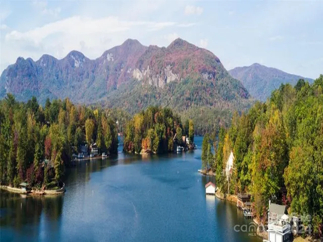 a view of a room with entertaining space