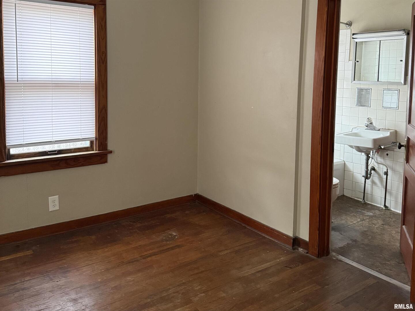 1639 33rd Street Moline, IL 61265 - Photo 5 of 14 Gallery Image 5