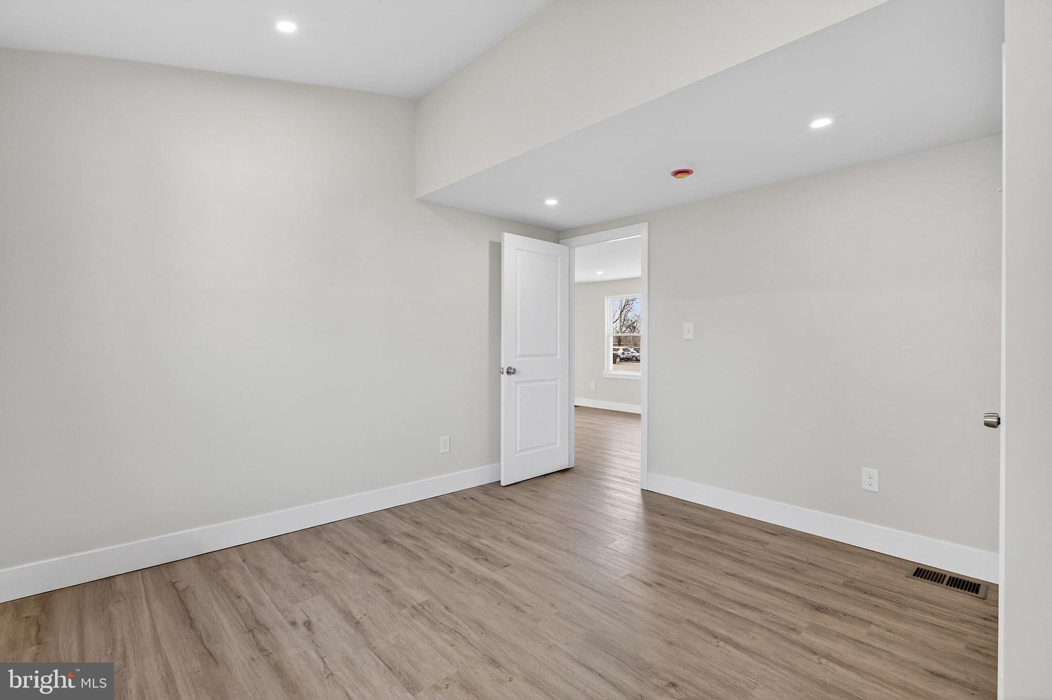 28 New Street Salem, NJ 08079 - Photo 20 of 36