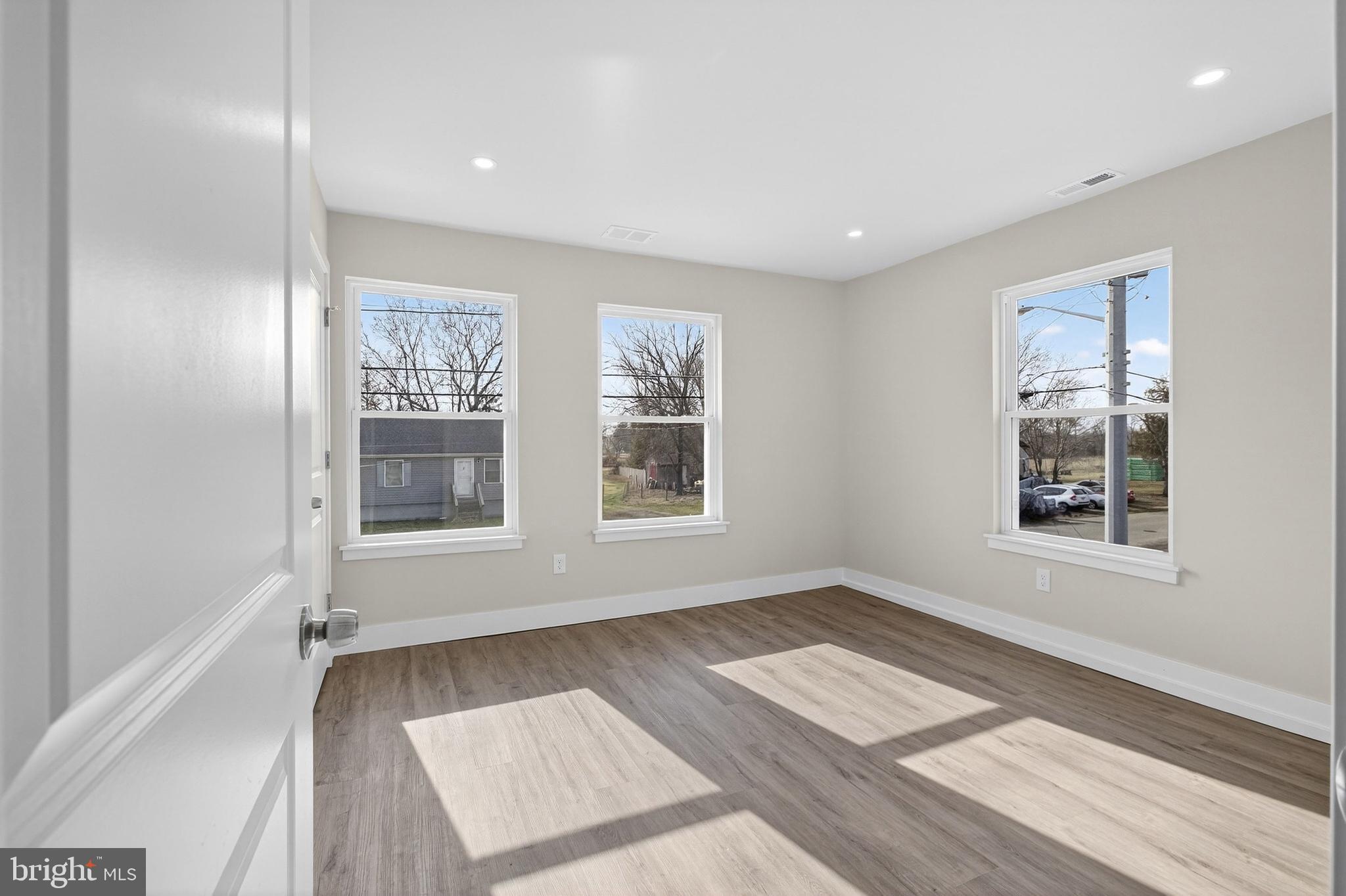 28 New Street Salem, NJ 08079 - Photo 21 of 36