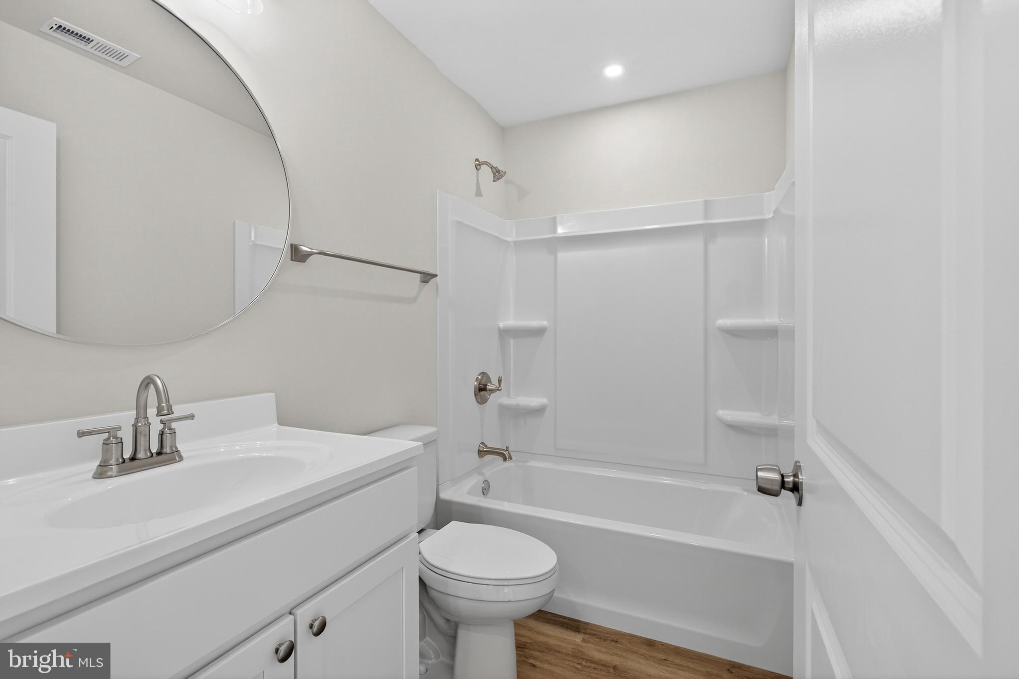 28 New Street Salem, NJ 08079 - Photo 26 of 36 2nd Floor Full Bath