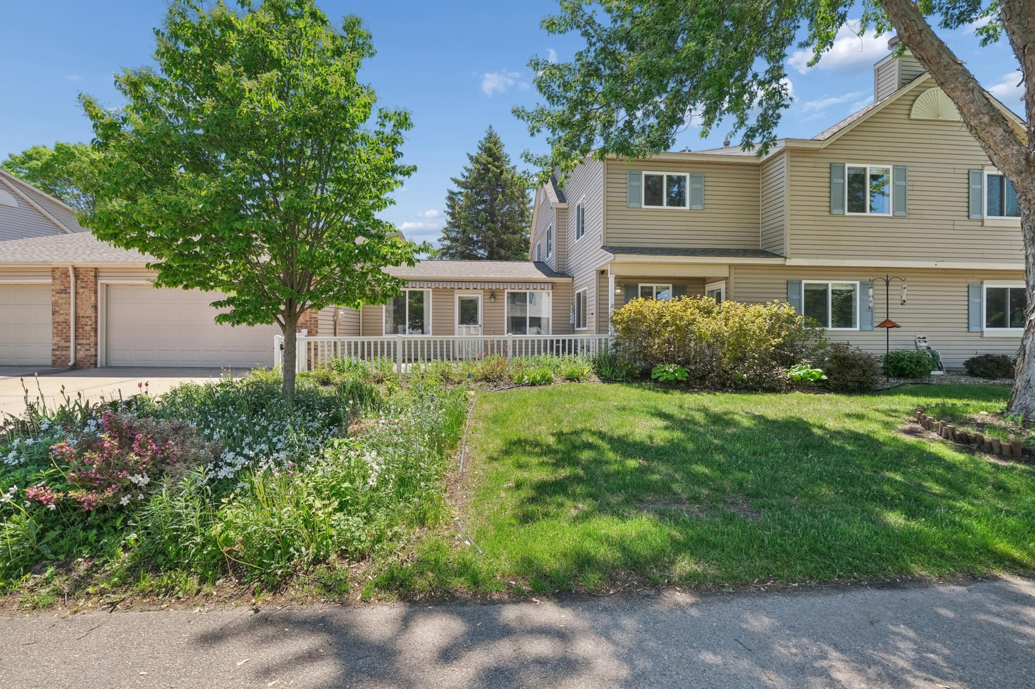 15834 Griffon Path Apple Valley, MN 55124 - Photo 2 of 33