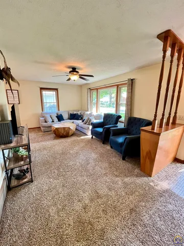 $202,500 | 1344 Prairie Park Lane, Emporia, KS 66801