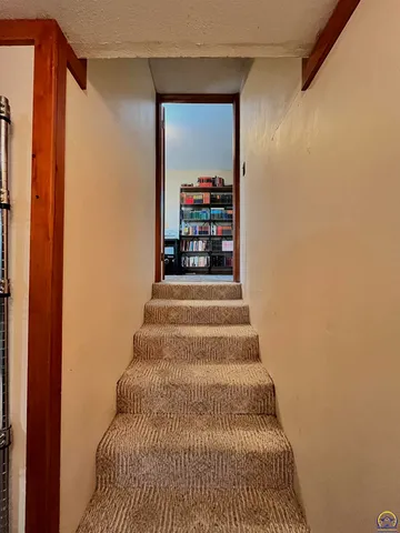 $202,500 | 1344 Prairie Park Lane, Emporia, KS 66801