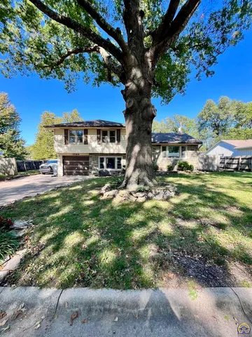 $202,500 | 1344 Prairie Park Lane, Emporia, KS 66801