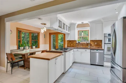 $774,999 | 3 Spruce Circle, Farmingville, NY 11738