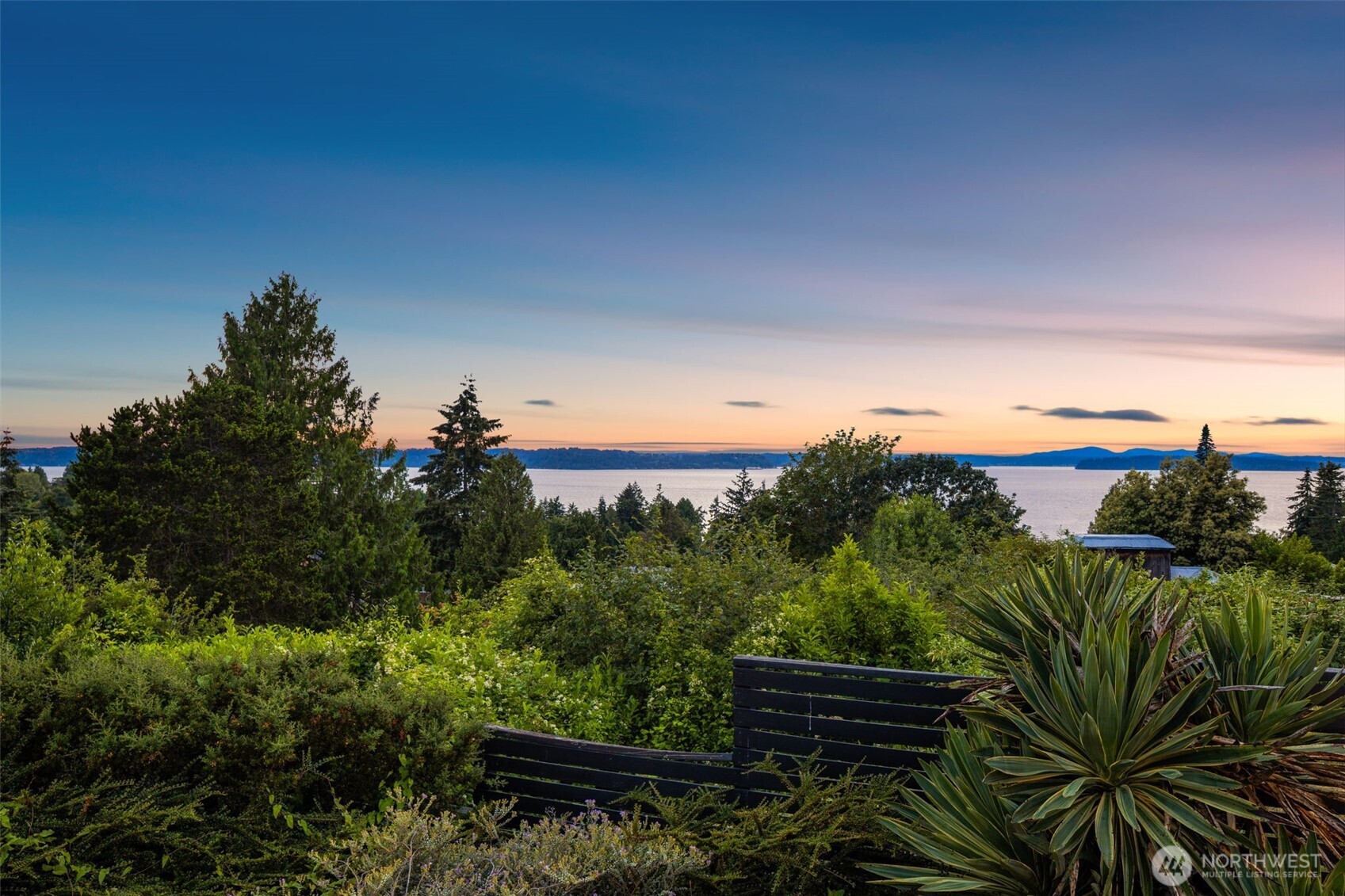 8731 Fauntlee Crest Southwest Seattle, WA 98136 - Photo 35 of 39