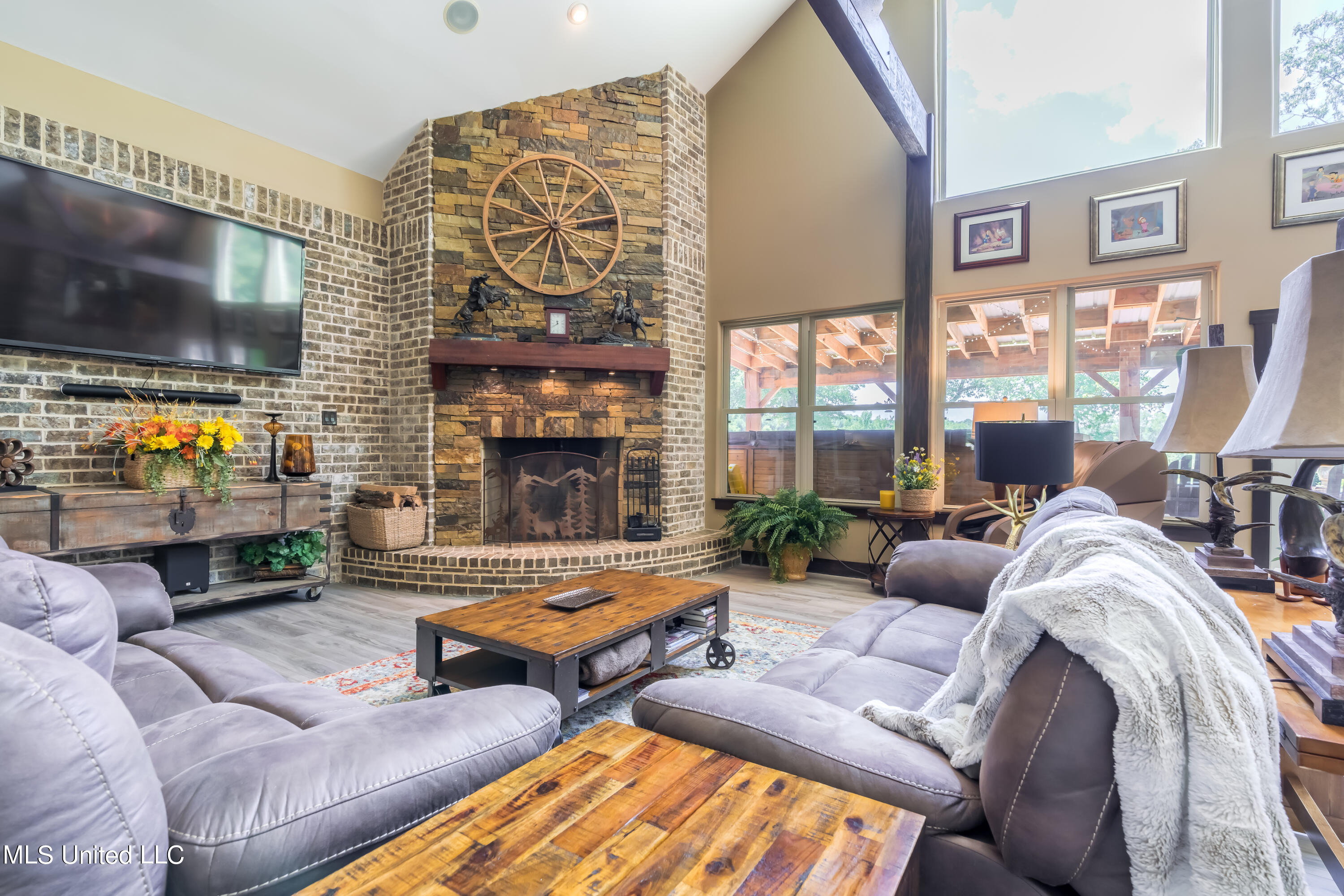 6801 Vaiden Road Hernando, MS 38632 - Photo 22 of 65 sunroom f/p sitting area