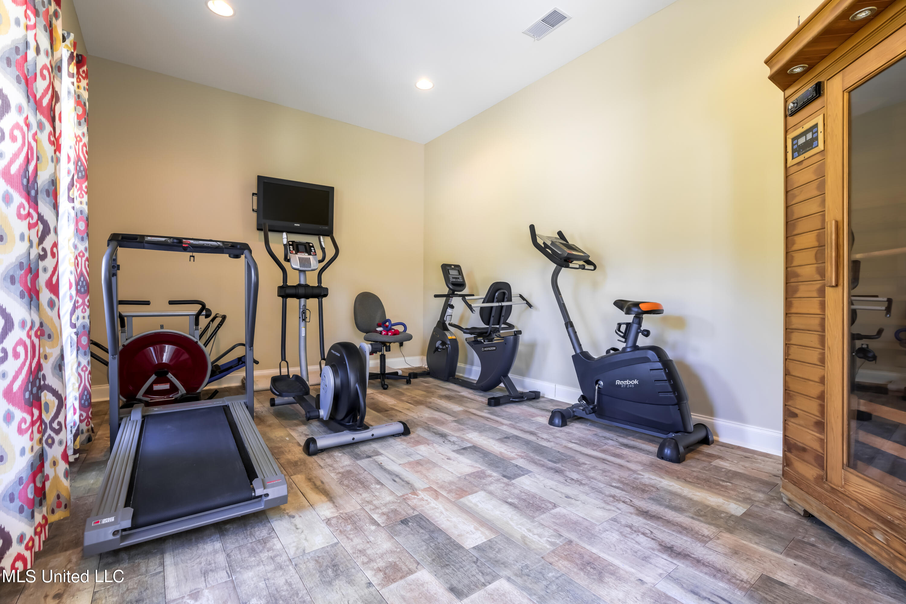 6801 Vaiden Road Hernando, MS 38632 - Photo 35 of 65 exercise room
