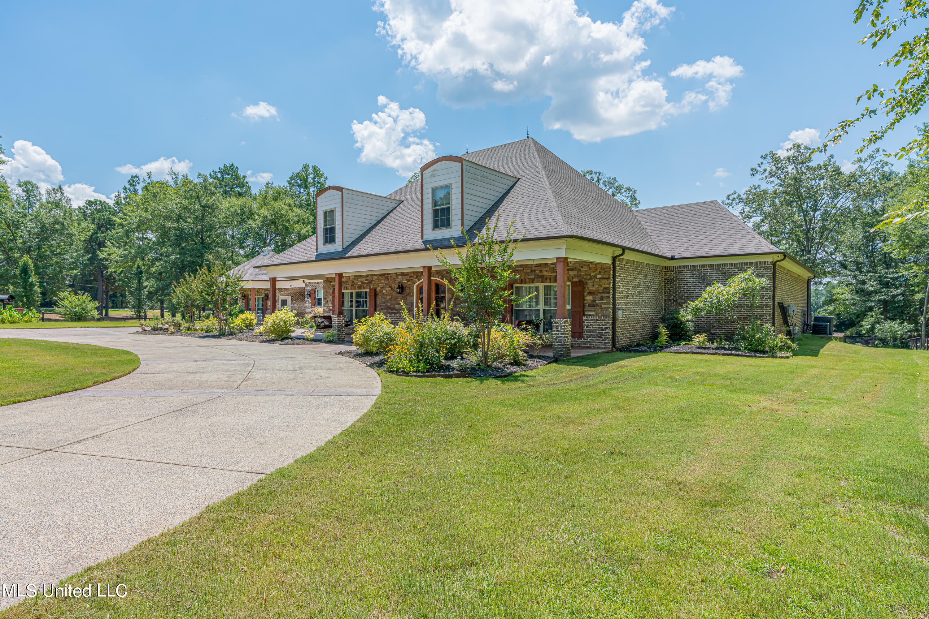 6801 Vaiden Road Hernando, MS 38632 - Photo 4 of 65 circle drive