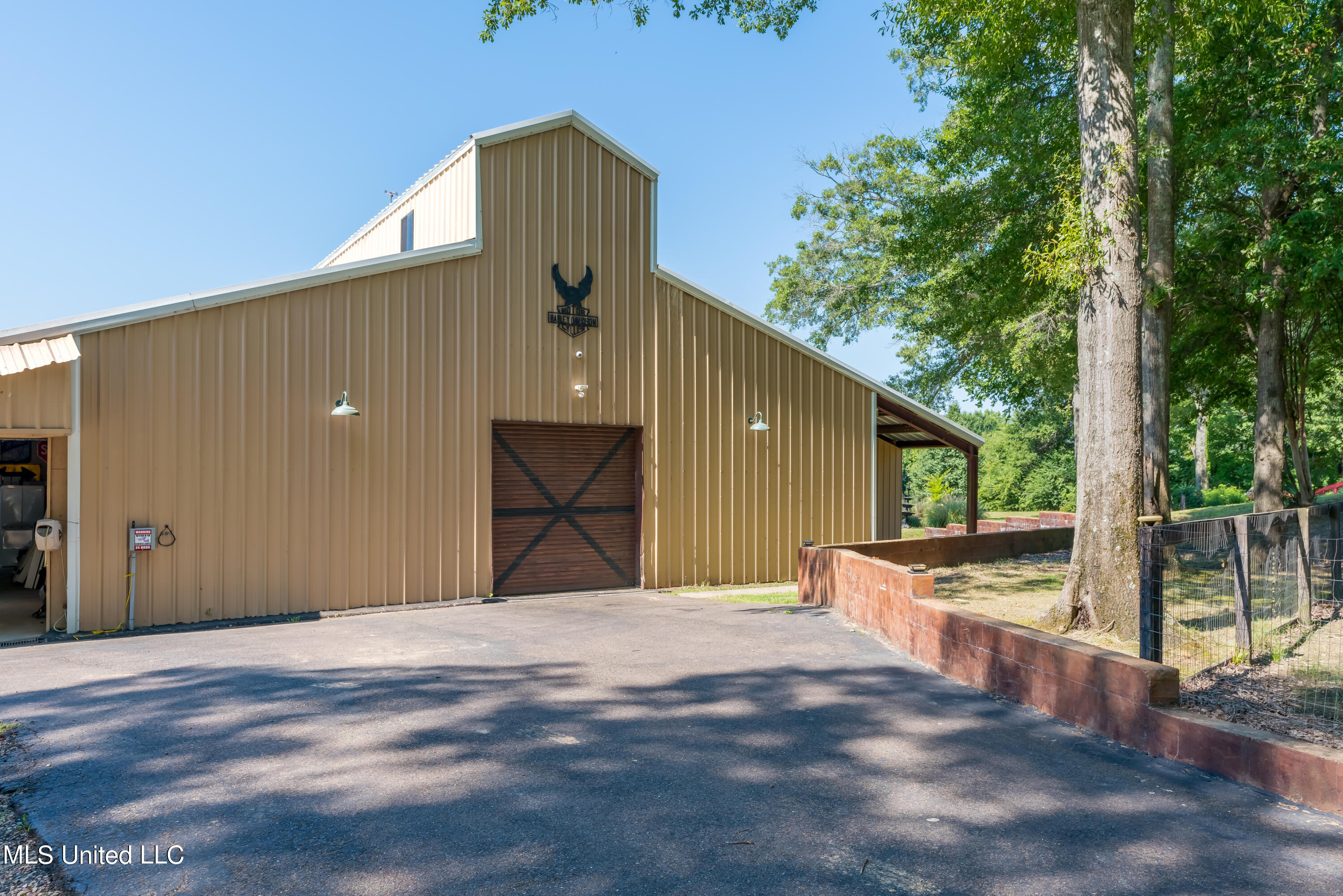 6801 Vaiden Road Hernando, MS 38632 - Photo 47 of 65 front of toybox