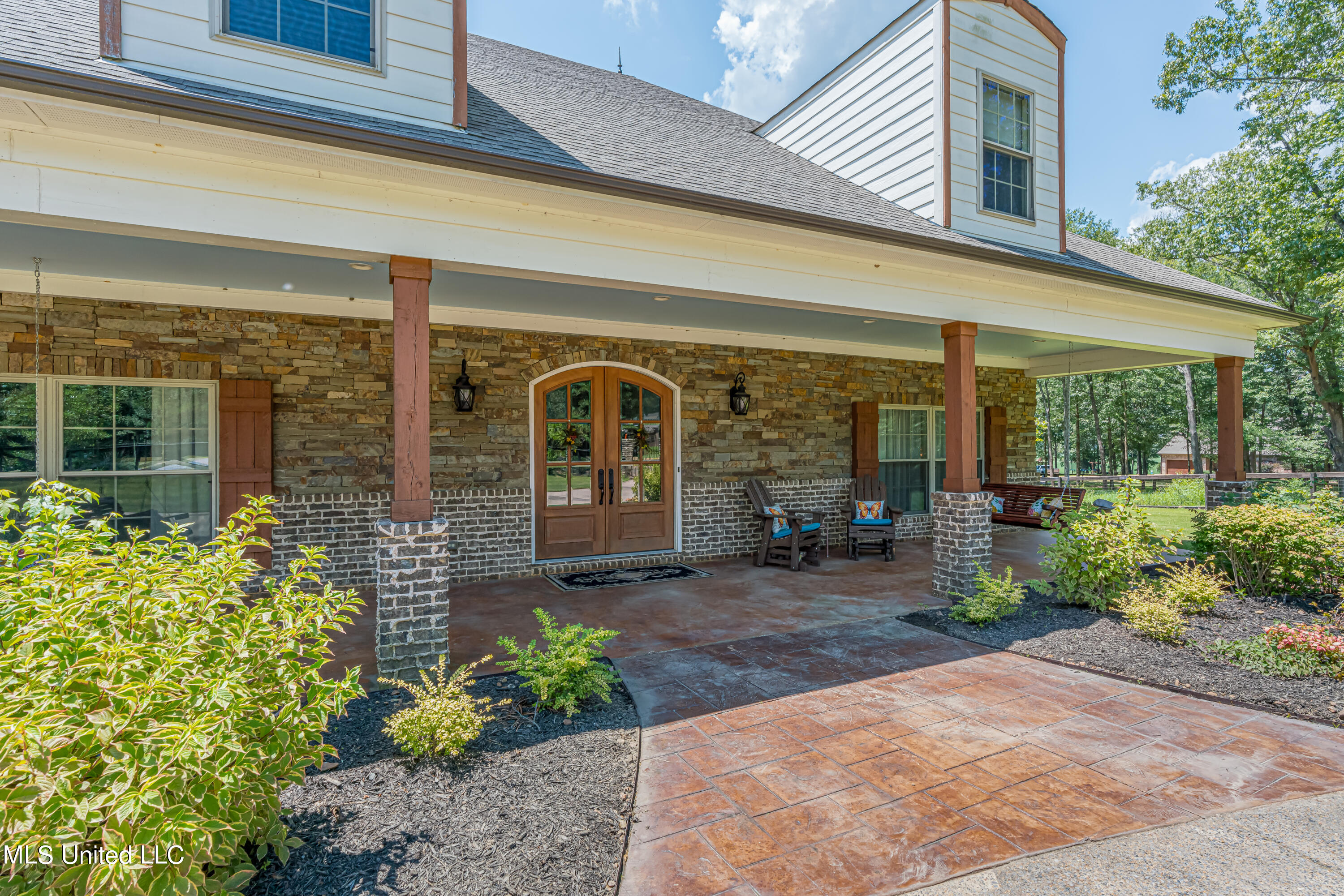 6801 Vaiden Road Hernando, MS 38632 - Photo 6 of 65 front porch
