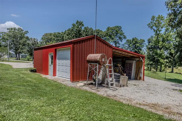 $450,000 | 2962 County Road 496, New Bloomfield, MO 65063