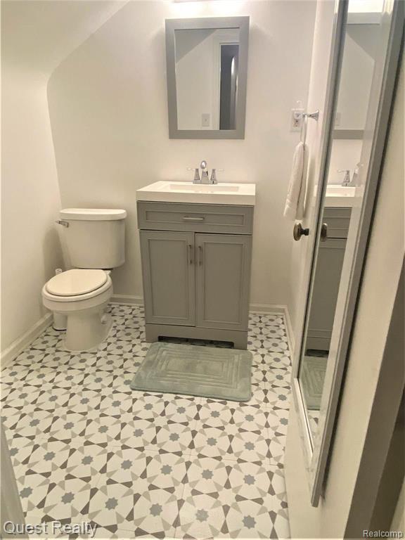 1974 Hampton Road Grosse Pointe Woods, MI 48236 - Photo 20 of 28
