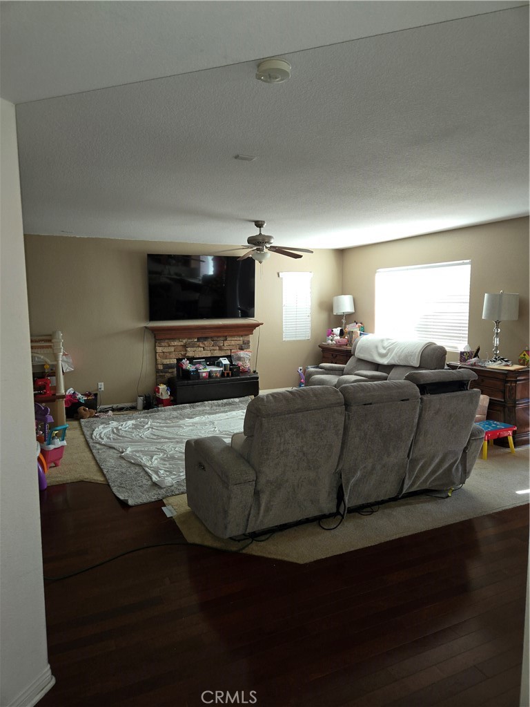 24906 Mulberry Road Corona, CA 92883 - Photo 5 of 27