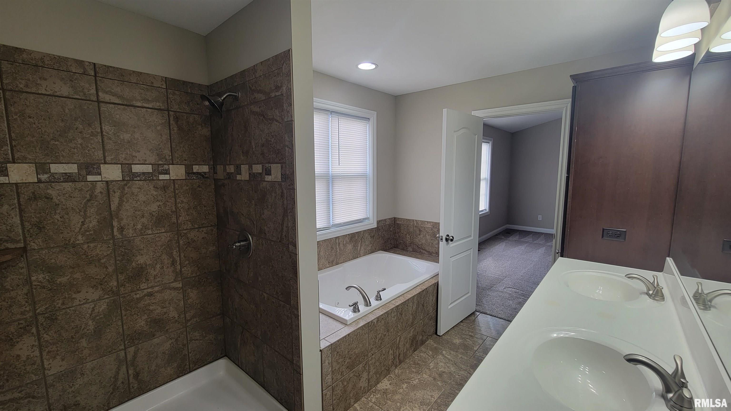 733 Labrador Way Washington, IL 61571 - Photo 17 of 23 Gallery Image 17