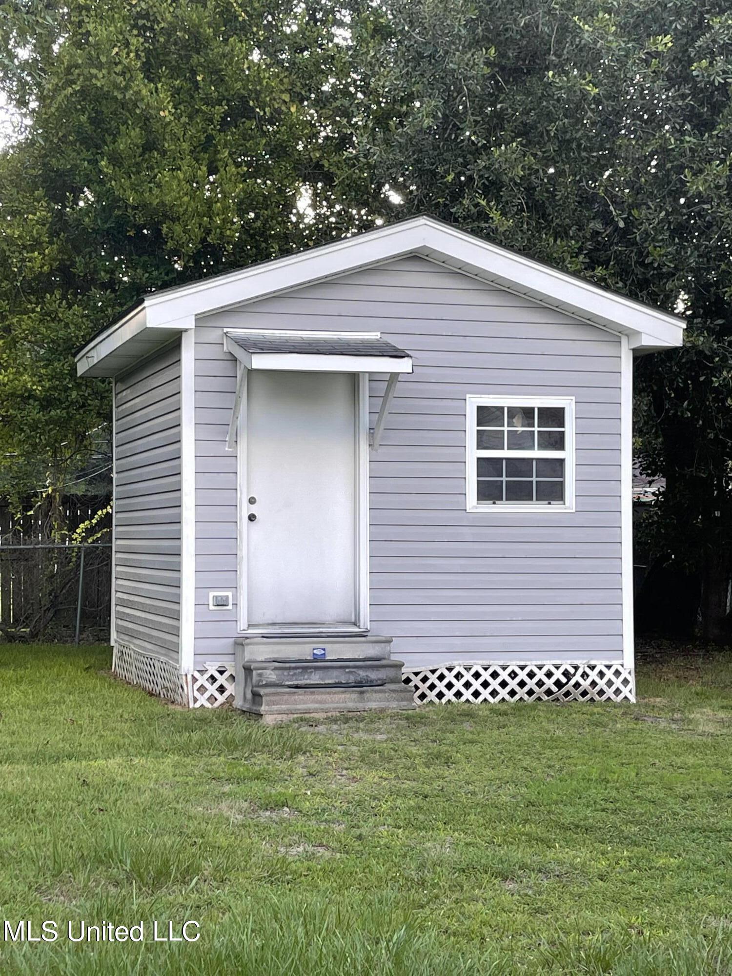 4403 Brodie Road D'Iberville, MS 39540 - Photo 3 of 24 56CF2466-900B-402A-AD52-E0DACB9BBB3F