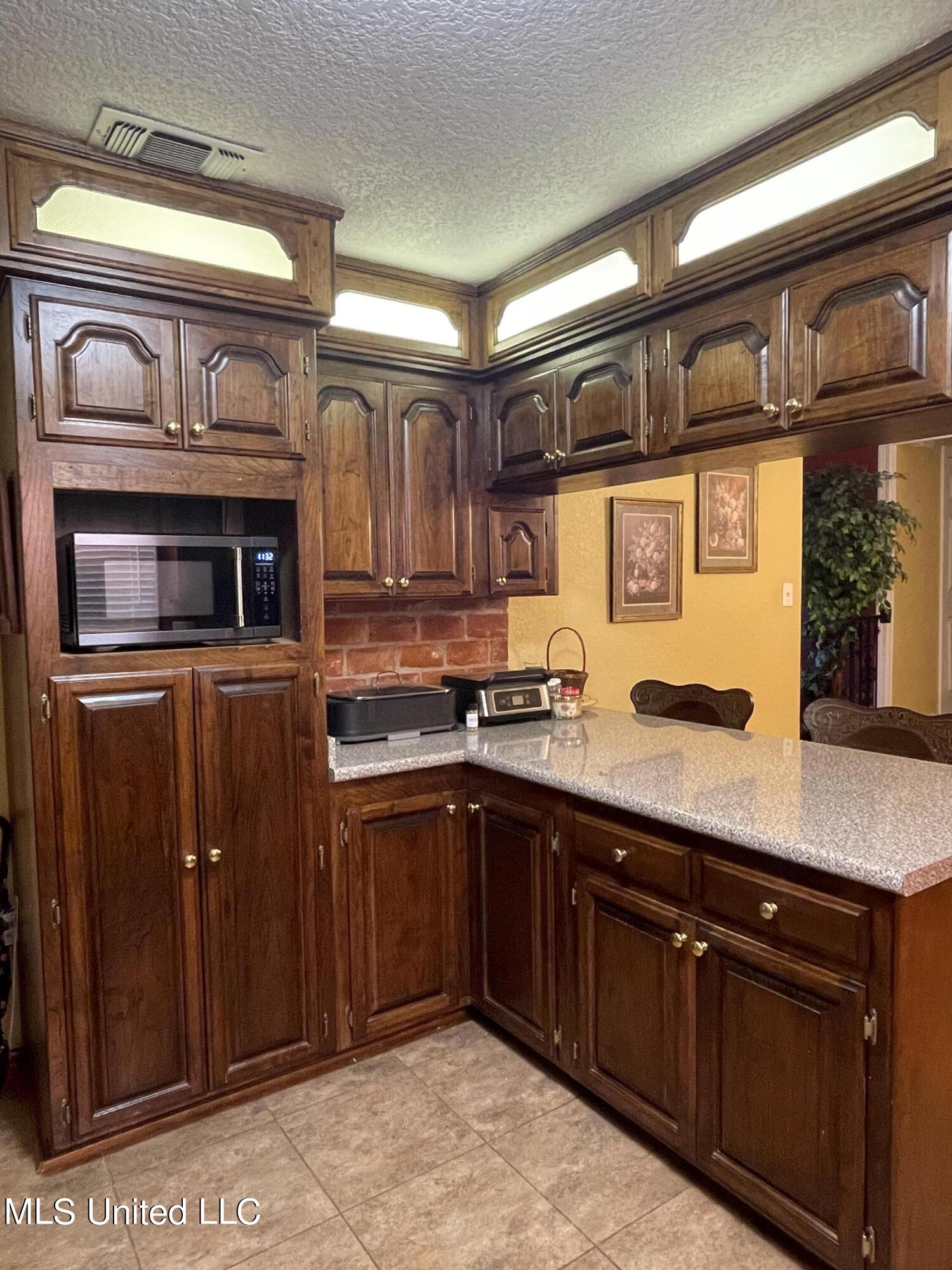 4403 Brodie Road D'Iberville, MS 39540 - Photo 8 of 24 2491F25A-B9E2-4577-8162-BDFB8729AFB0