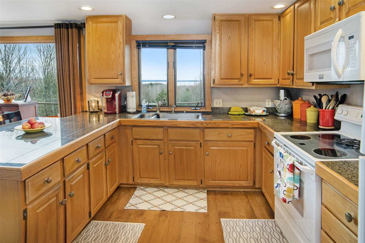 5340 Elm Valley Road Suttons Bay, MI 49682 - Photo 11 of 40 1860699-10.JPG