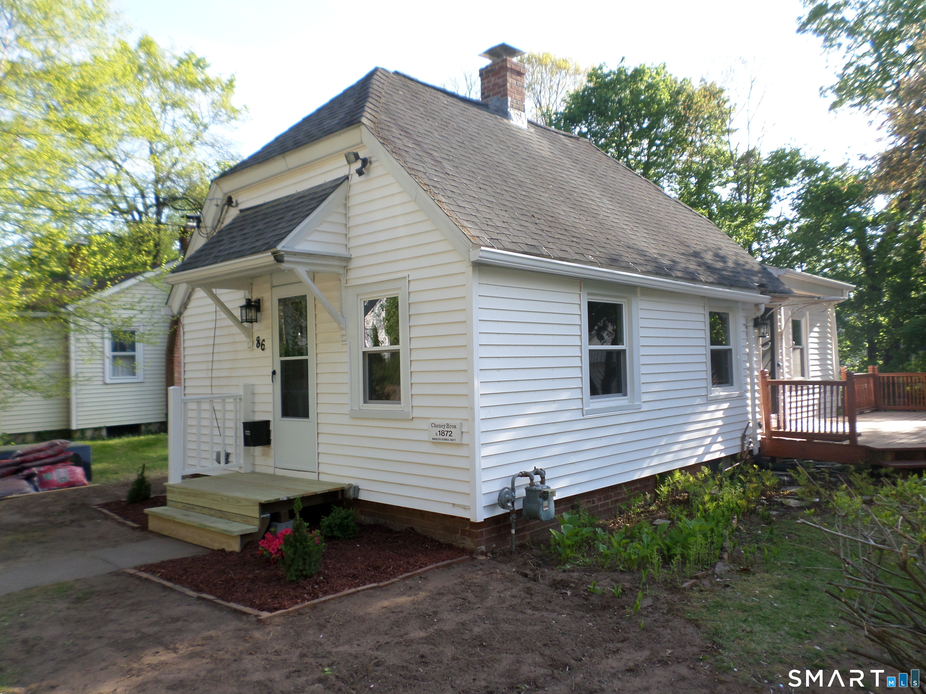 86 West Street Manchester, CT 06040 - Photo 2 of 20