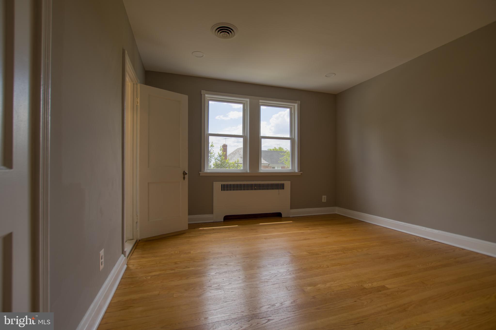 1526 Roundhill Road Baltimore, MD 21218 - Photo 12 of 29 Gallery Image 12