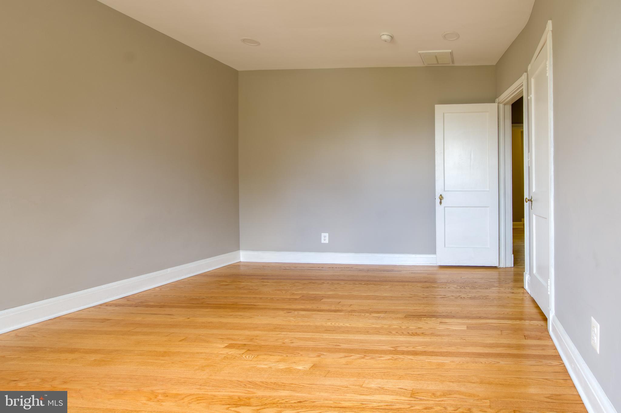 1526 Roundhill Road Baltimore, MD 21218 - Photo 16 of 29 Gallery Image 16