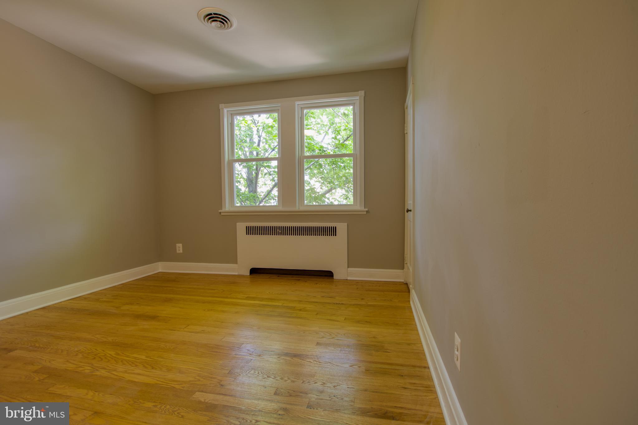 1526 Roundhill Road Baltimore, MD 21218 - Photo 17 of 29 Gallery Image 17