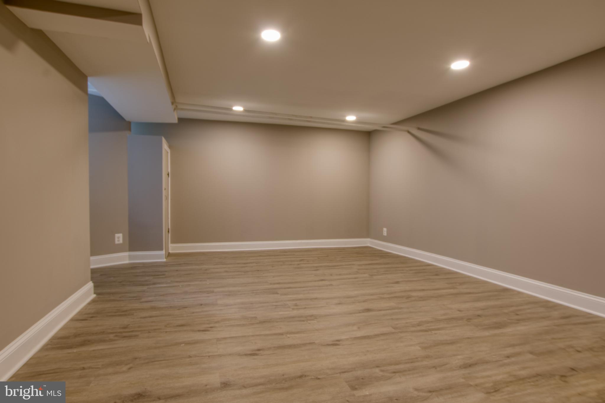 1526 Roundhill Road Baltimore, MD 21218 - Photo 25 of 29 Gallery Image 25